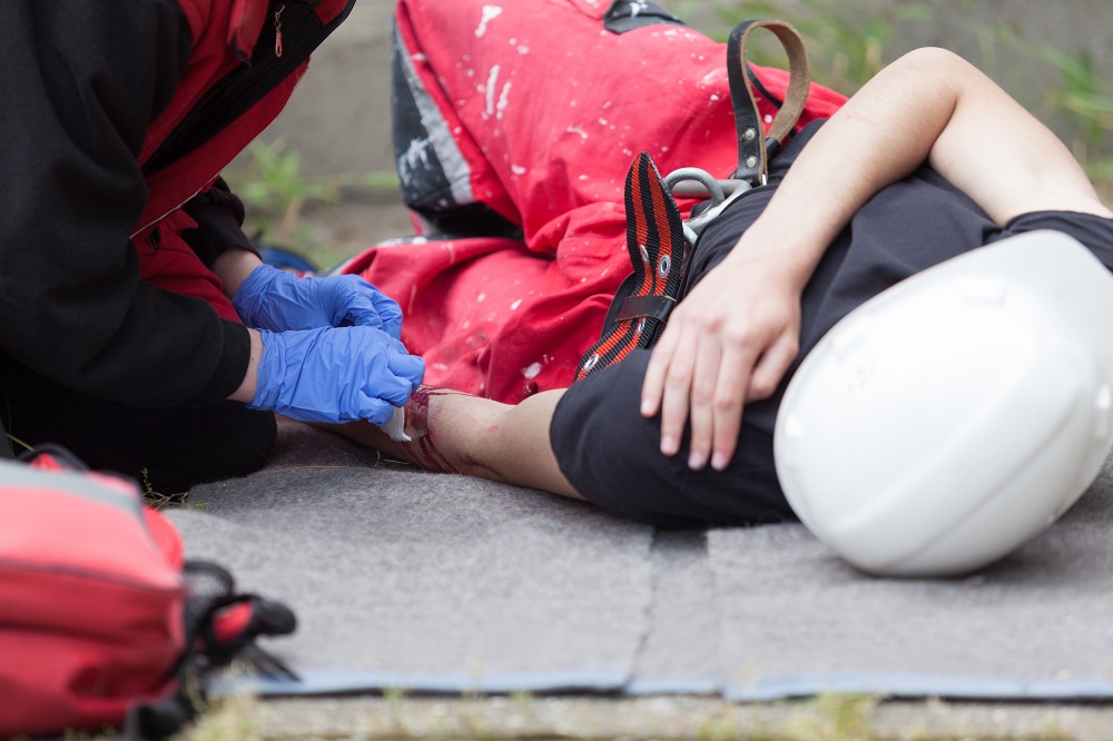 Construction worker slip at the site getting injured.