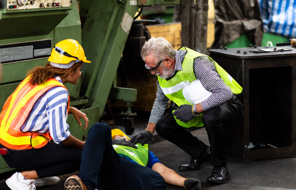 Engineer collapsed after getting injured on site.